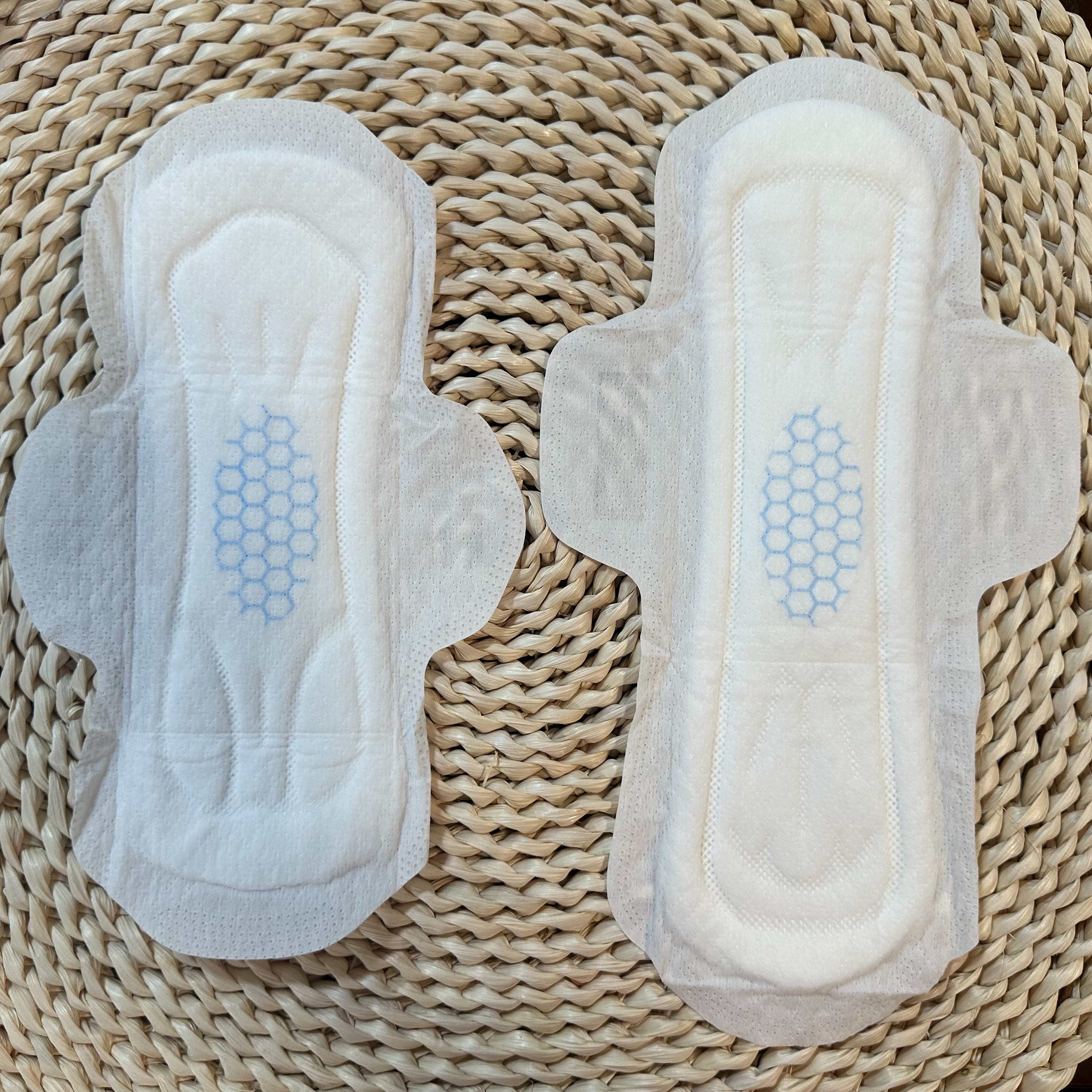 CE Certified China Manufacturer Good Quality Low Price Women's Menstrual Sanitary Pads
