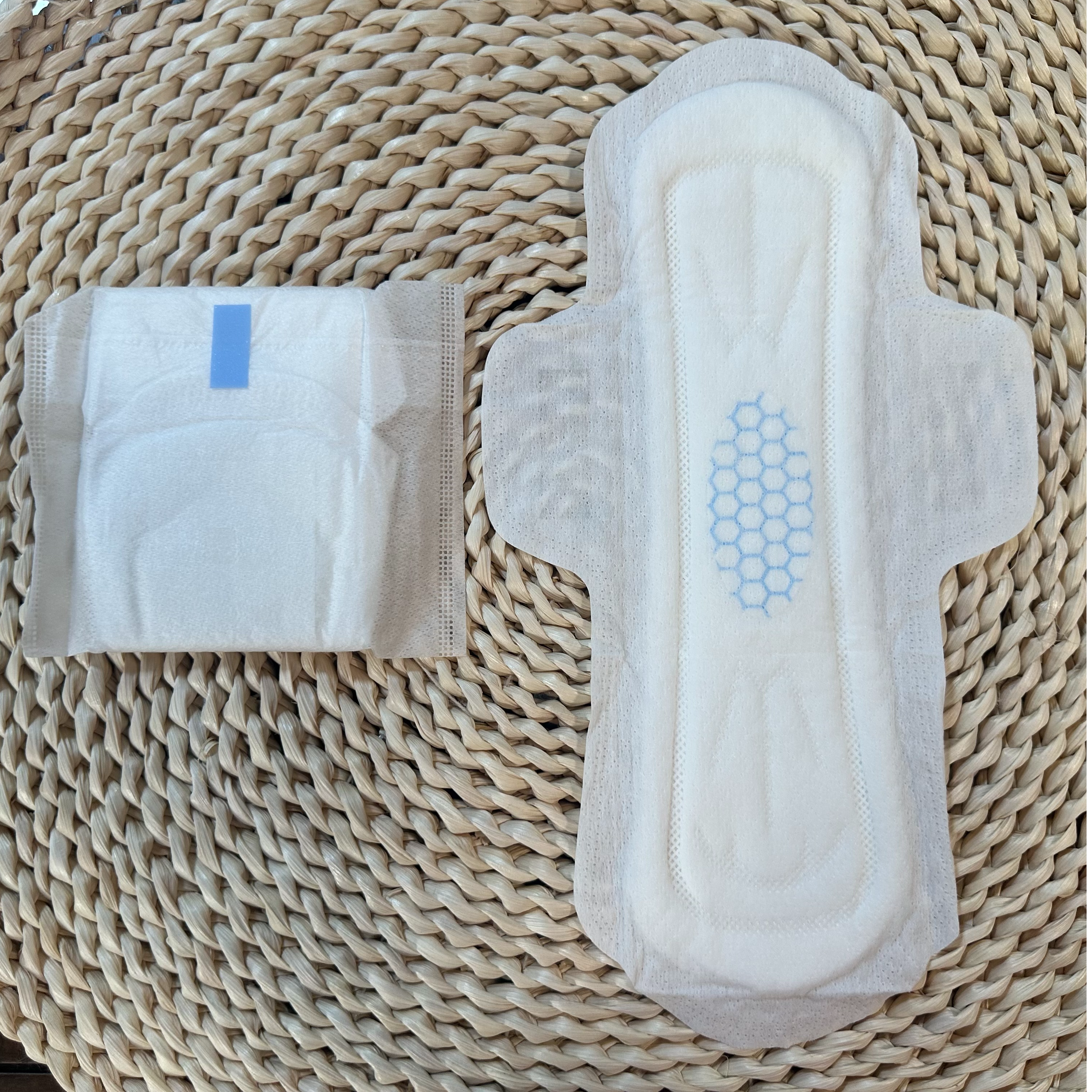 CE Certified China Manufacturer Good Quality Low Price Women's Menstrual Sanitary Pads