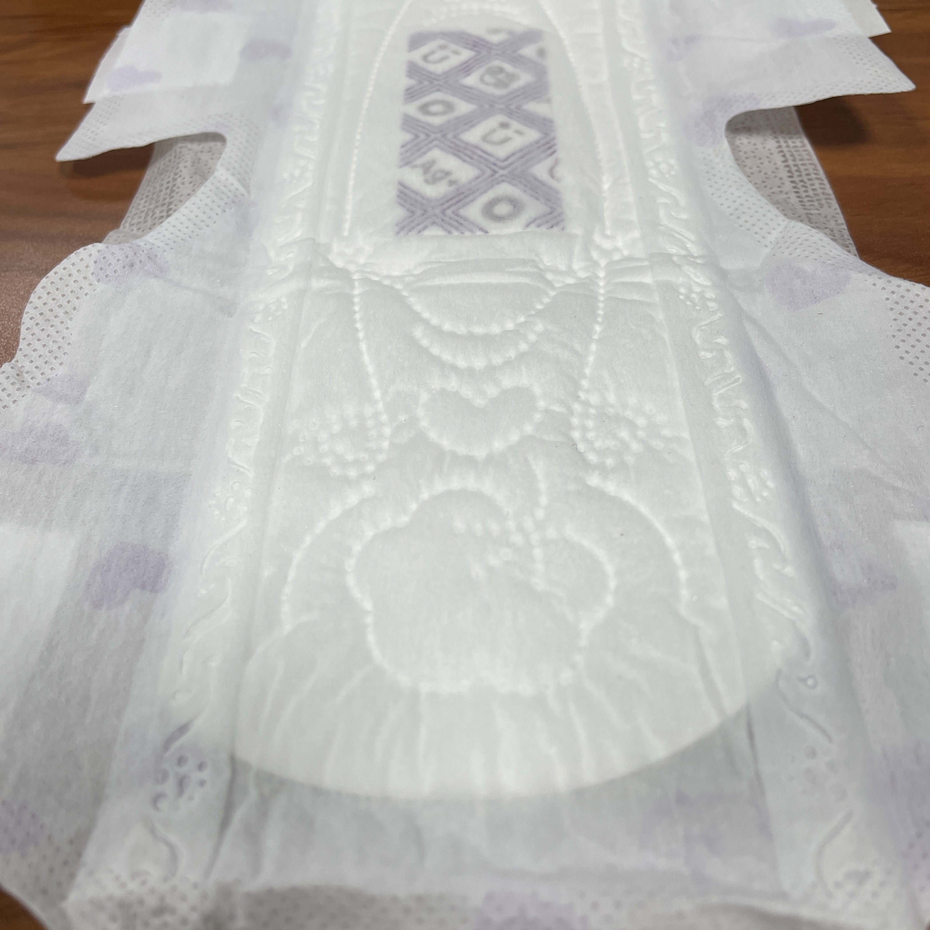 Japan Packaging Best Quality Super Absorbent Women's Sanitary Napkins Pad