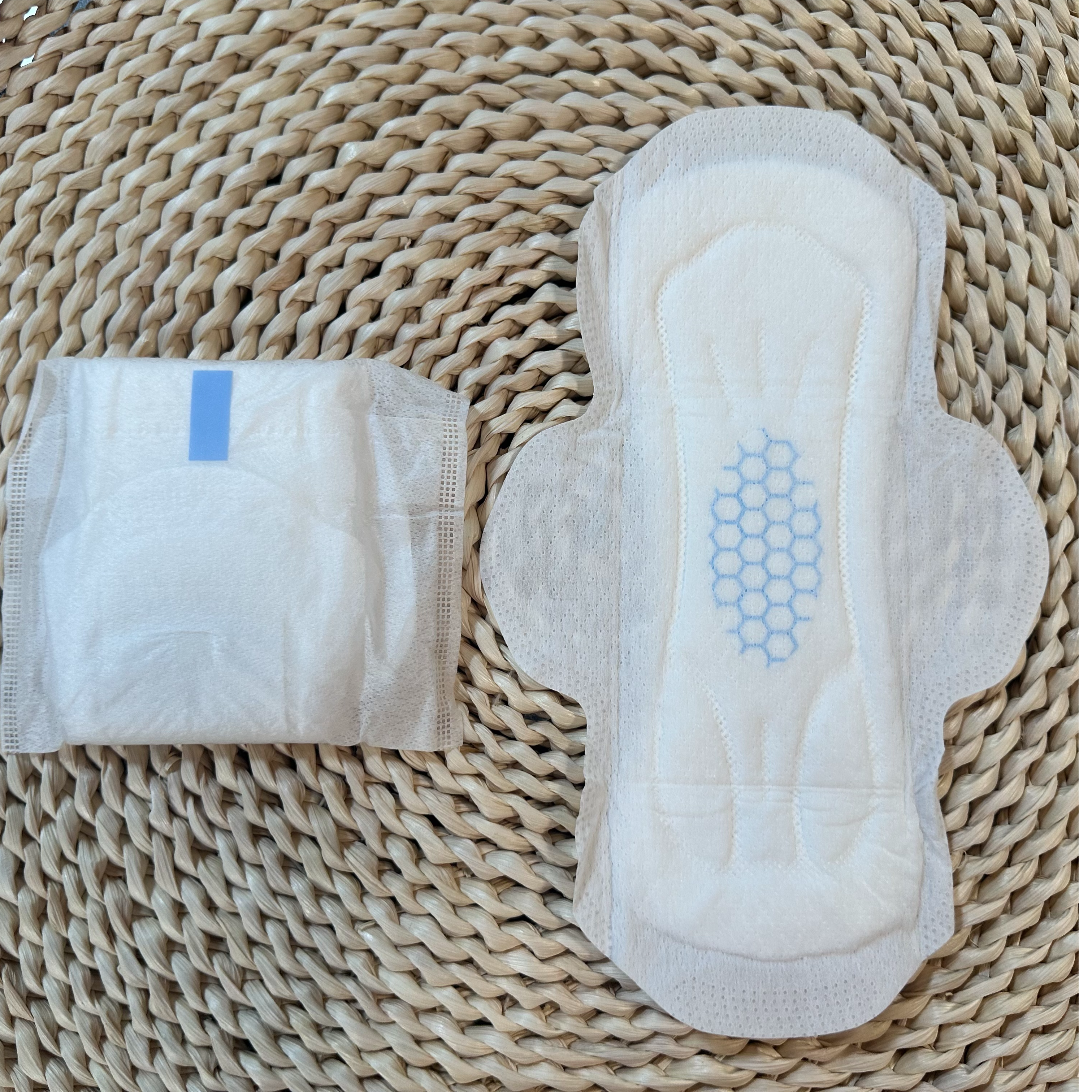Ultra Soft Cotton Top Surface Day Use 240mm Ladies Menstrual Disposable Sanitary Napkins