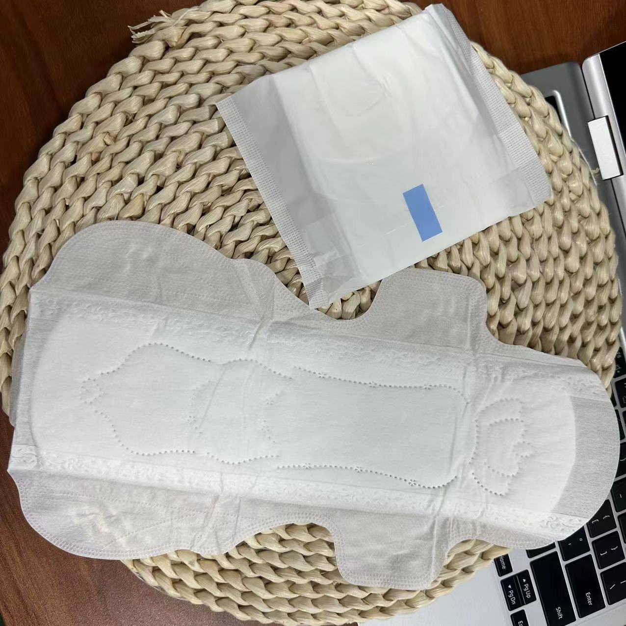 China Factory for Branded Women's Menstrual Sanitary Napkins / Lady Pads 280mm 290mm