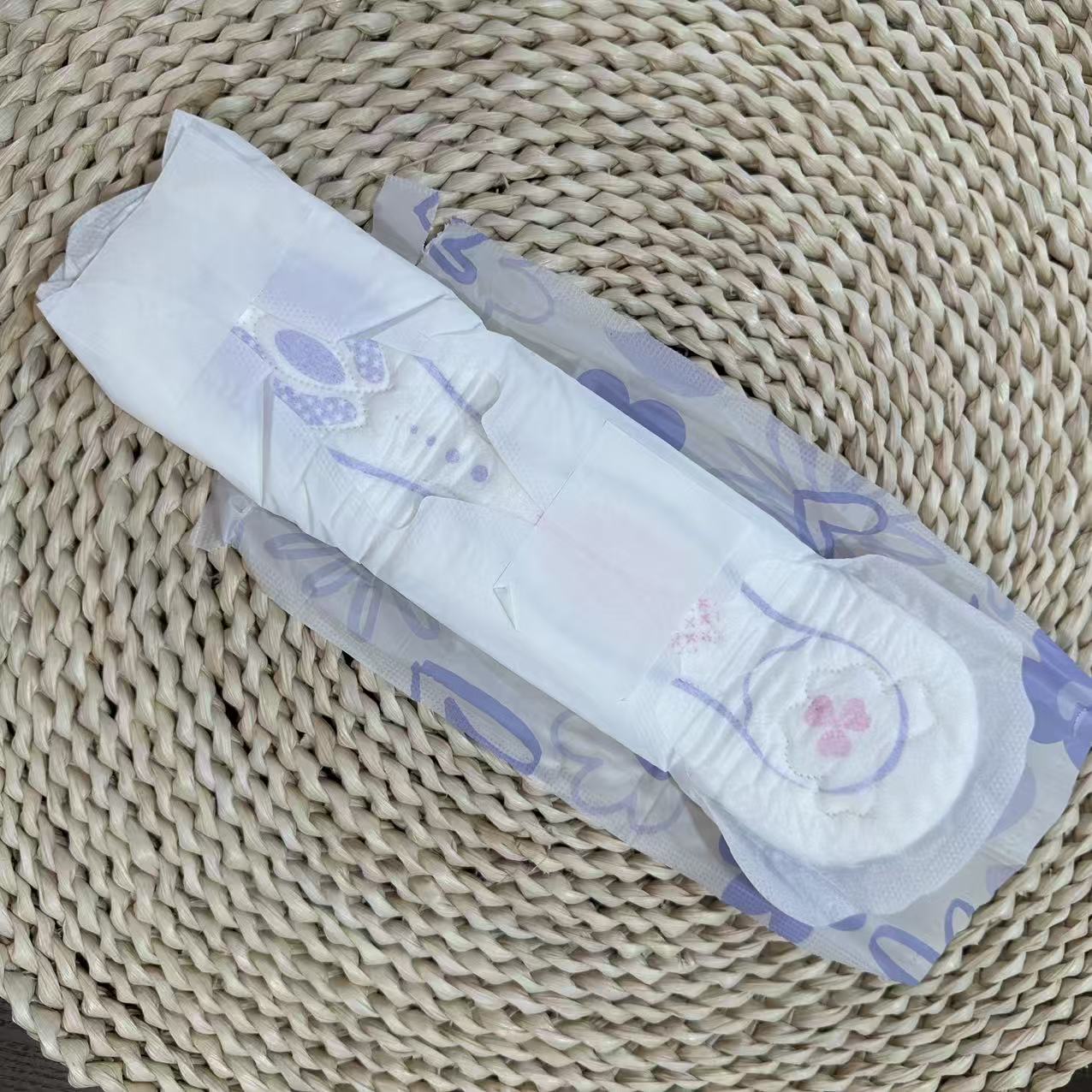 Ultra Absorbent Super Thin Ladies Menstrual Sanitary Napkins / Sanitary Towels / Woman Pads